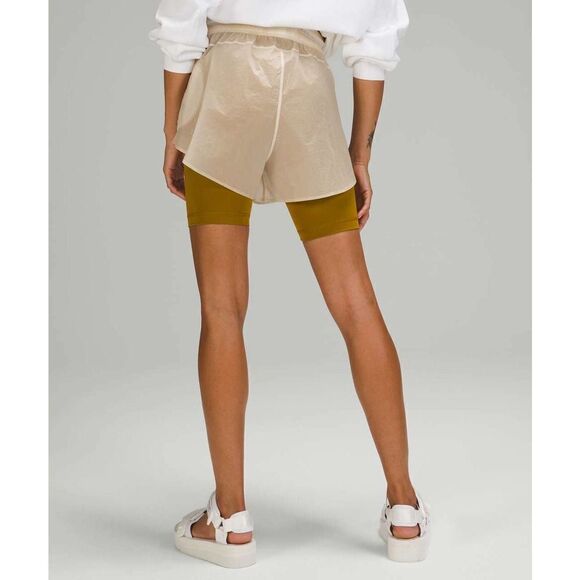 NWT Lululemon Step Out High Rise Short 8 - Picture 3 of 5